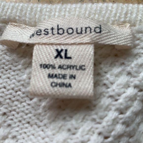 Westbound geometrical white on white with slits, longer in the back - Picture 4 of 7